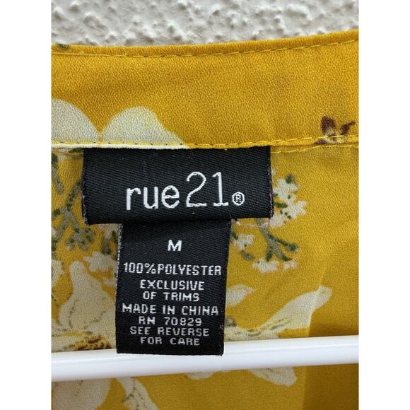 Rue 21 Womens Juniors Blouse Size Medium Yellow Floral 3/4 Sleeve 1/4 Zip - Picture 4 of 10